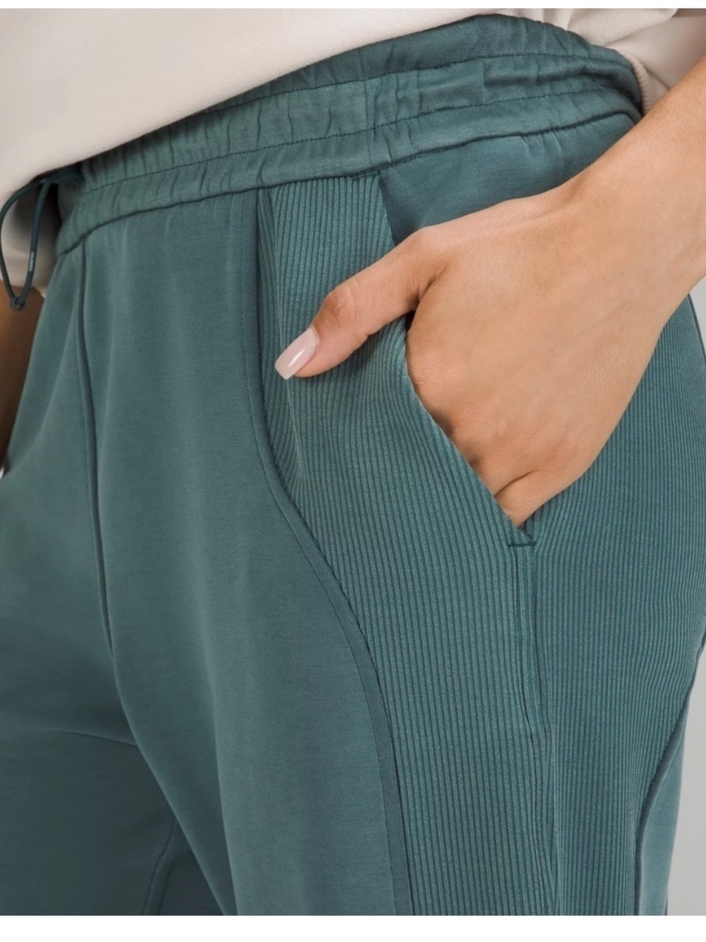 Lululemon Softstreme Ribbed High-Rise Pull-On Jogger Pant, Green Jasper, Size 0 - Picture 6 of 15